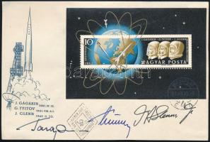 Jurij Alekszejevics Gagarin (1934-1968), German Tyitov (1935-2000) szovjet és John Glenn (1921-2016) amerikai űrhajós autográf aláírásai alkalmi borítékon / Autograph signature of Yuriy Alekseyevich Gagarin (1934-1968), German Titov (1935-2000) Soviet and John Glenn (1921-2016) American astronaut on special cover