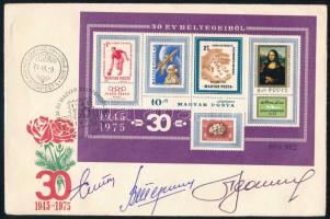 Valentyina Vlagyimirovna Tyereskova (1937- ), Alekszej Leonov (1934- ), German Tyitov (1935-2000), orosz űrhajósok aláírásai emlékborítékon /  Signatures of Valentina Tereshkova (1937- ), Aleksei Leonov (1934- ), German Titov (1935-2000) Russian astronauts on envelope