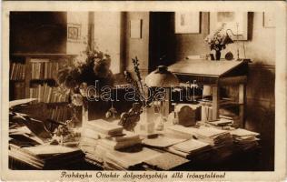 1929 Székesfehérvár, Prohászka Ottokár dolgozószobája álló íróasztalával, belső. Klökner Péter kiadása (gyűrődés / crease)