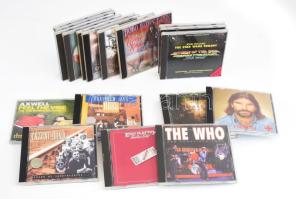 20 darab zenei CD, jó darabokkal, közte Hobo Blues Band, Takáts Tamás Dirty Blues Band, P. Mobil, Tá...