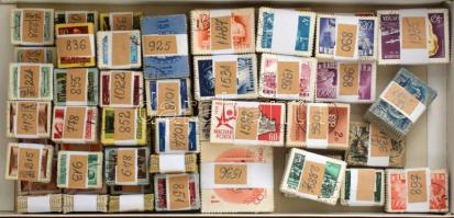 Kb 150 db magyar bündli 4 db bonbonos dobozban