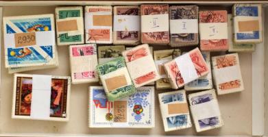 Kb 150 db magyar bündli 4 db bonbonos dobozban