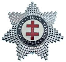 DN Templomos Lovagrend mellcsillag, ezüstözött zománcozott kitüntető jelvény "In hoc signo: vinces" (62mm) + Nagy-Britannia DN "West Yorkshire / They received every man a penny" bronz szabadkőműves zseton (30mm) T:AU