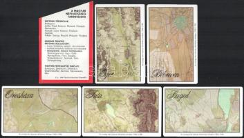 1990 5 db kártyanaptár, az ország első katonai felmérési térképeinek részleteivel illusztráltak, rajtuk: Szeged, Debrecen, Tata, Eger, Orosháza városokat ábrázoló térképekkel. Bp., HM Pályairányítási Főosztály.