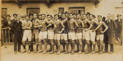 1920 III. Kerületi TVE focicsapatának csoportképe, kartonra ragasztva, 11,5x17 cm