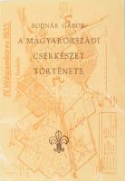 Bodnár Gábor: A magyarországi cserkészet története. (Bp.), 1989, Püski. Fekete-fehér képekkel illusztrált. Kiadói papírkötés.