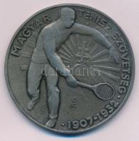 1944. "Magyar Országos Lawn Tennis Szövetség 1907-1932" fém tenisz díjérem hátoldalán "VID.KER.VÁL.CSAP. II. 1944" gravírozással. Szign.: AFA(?) (57mm) T:AU