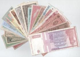 20db-os vegyes külföldi bankjegytétel T:XF-VG
20pcs mixed foreign banknote lot C:XF-VG