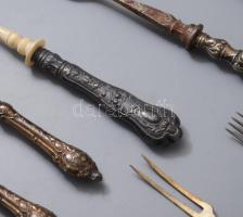 30 db ezüst (Ag) nyelű evőeszköz, részben csont, jelzettek