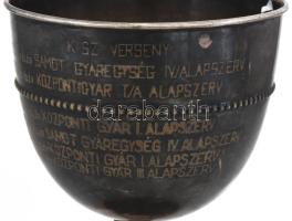 1972-1974 KISZ Verseny kupa, fa talpon, a győztesek neveivel gravírozva, m: 23,5 cm