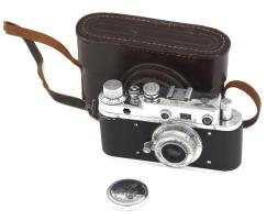 Leica Wehrmacht Bildberichter fényképezőgép Zorkij replika. Jó állapotban, bőr tokkal, krómozott fém...