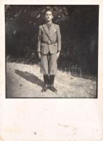 1938 Hungarista legény, nyilaskeresztes övvel, karszalaggal, Nagyhorváti, hátulján aláírt, feliratozott fotó