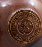 Transakta Bratislava 1968-1988 bontatlan ital, kerámia üvegben, m: 19 cm