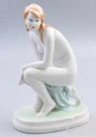 Zsolnay térdelő akt, kézzel festett, jelzett, hibátlan, m: 23cm