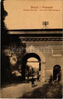 1909 Brassó, Kronstadt, Brasov; Árvaház utcai kapu. W. L. 133. / Thor is der Waisenhausgasse / gate (fa)