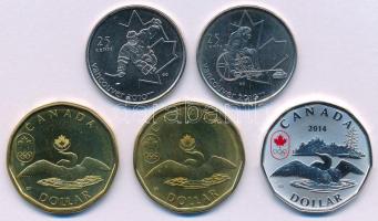 Kanada 2007-2009. 25c Ni-acél (2xklf) + 2012-2014. 1$ Cu-acél "Lucky Loonie" (2x) forgalmi emlékkiadások, kapszulákban + 2014. 1$ Ag "Lucky Loonie" színezett színezüst érme kapszulában (7,98g/0.999/26,5mm) T:UNC-XF, patina (az Ag 1$ PP) Canada 2007-2009. 25 Cents Ni-steel (2xdiff) + 2012-2014. 1 Dollar Cu-steel "Lucky Loonie" (2x) circulating commemorative coins in capsules + 2014. 1 Dollar Ag "Lucky Loonie" coloured silver coin in capsule (7,98g/0.999/26,5mm) C:UNC-XF, patina (the Ag 1 Dollar is PP)