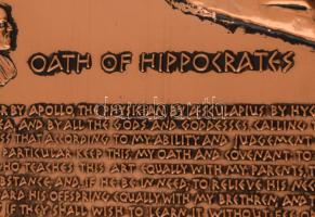 Hippokratészi eskü. Réz lapon, fa lapra erősítve, 30x23 cm