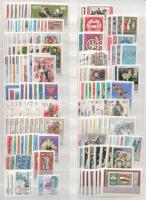 50 klf postatiszta sor + 410 db képes bélyeg 2 db A/4-es berakólap 3 oldalán