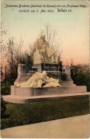 Wien, Vienna, Bécs; Johannes Brahms Denkmal im Ressel park von Professor Weyr. P. Ledermann / statue of Johannes Brahms (worn surface)