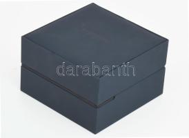 Longines óratartó dísztok és doboz, benne eredeti használati kiskönyvvel, 14x13x14 cm