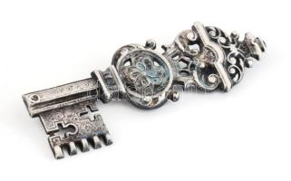 Ezüst (Ag) kulcs alakú bross, cserélt tűvel, jelzés nélkül, 6,4g