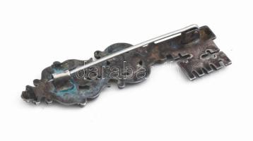 Ezüst (Ag) kulcs alakú bross, cserélt tűvel, jelzés nélkül, 6,4g