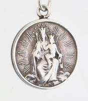 Ezüst (Ag) nyaklánc, Krisztus medállal, jelzett, 4,4g