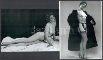 cca 1960 ,,A csábítás praktikái", szolidan erotikus felvételek, 2 db modern nagyítás, jelzés nélkül, 15x21 cm