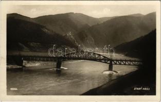 Óváralja, Nezbudská Lúcka, Óvár, Stary Hrad; Vág folyó hídja, várrom / castle ruins, Váh river bridge