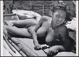 cca 1970 ,,A fedélzetmester álma valóra vált", szolidan erotikus felvétel, 1 db modern nagyítás, jelzés nélkül, 15x21 cm