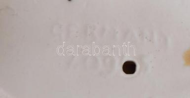 cca 1930, német fiút megharapó kutya figura, jelzett, m: 10,5 cm