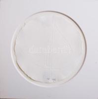 Kovács Tamás László (1964-2020): Geometrikus kompozíció. Dombornyomat, papír. Jelzett. 6/2 számozással, d: 15 cm. Paszpartuban.