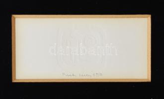 Széchy Beáta (1950-): Alak (olvashatatlan címmel). Dombornyomat, papír. Jelzett. 29/56 számozással, 6x6 cm. Bársonyborítású paszpartuban.