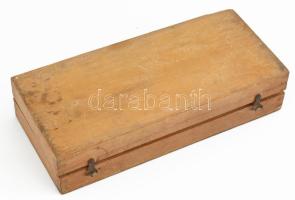 Vegyes írószer tétel, ceruzák, tollszárak, tollhegyek, palavesszők, stb