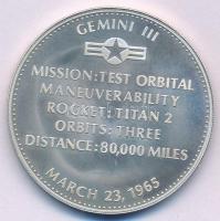 Amerikai Egyesült Államok 1965. "Az első kettő amerikai ember űrrepülése - Gemini III" két...