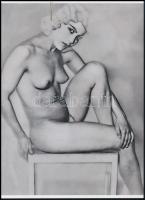 cca 1934 Man Ray (1890-1976) amerikai fotóművész, a dadaizmus és a szürrealizmus egyik meghatározó művészének alkotása (Szolarizált akt egy hokedlin), 1 db modern nagyítás a néhai Fotószemle (1938-1943) című szaklap hagyatékából, jelzés nélkül, 21x15 cm