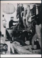 cca 1948 Gyenes János (később Juan Gyenes) (1912-1995) magyar származású, madridi fényképész és fotóművész fotómontázsa nyomán készült modern nagyítás (Salvador Dali világa), 21x15 cm