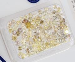 Egy doboznyi gyémánt, összesen 3,55 ct, kerek csiszolásúak, kb 80 db ALGT tanúsítvánnyal