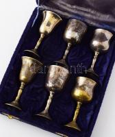 6 darabos ezüstözött fém kupica készlet díszdobozban