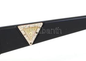 Guess női napszemüveg, törlővel, tokban