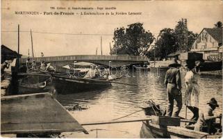 Fort-de-France, L Embouchure de la Riviere Levassor (tear)