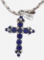 Ezüst (Ag) boszton nyaklánc, kék kövekkel díszített kereszt medállal, jelzett, 7,6g