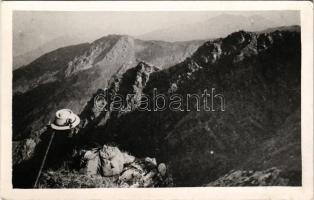 Borsa (Máramarosi Kárpátok), Horthy Miklós csúcs. Perl könyvkereskedés kiadása / Carpathians, mountain peak (EK)