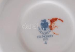 Hollóházi fehér kávés készlet. Jelzett, teljes, jó állapotban, egyik darabon minimális pattogzással