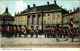 Kobenhavn, Kjobenhavn, Kopenhagen, Copenhagen; Amalienborg, Vagtparaden. Eneret No. 48.