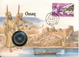 Omán 1986. 50b érmés borítékban, bélyeggel és bélyegzéssel, német nyelvű ismertetővel T:UNC Oman 1986. 50 Baisa in coin envelope, with stamp and cancellation, with German description C:UNC
