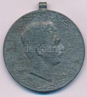 1918. "Sebesültek Érme" Zn kitüntetés mellszalag és függesztőkarika nélkül. Szign.: R. Pla...