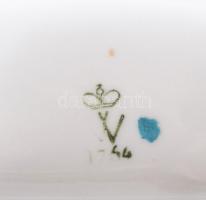 Wallendorf kecske puttóval figura. Jelzett, ujjaknál professzionálisan restaurálva, m: 21 cm