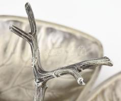 Sandrik szecessziós ezüstözött alpakka kéttálcás kínáló. Faágakat mintázó lábazat- és fogórész, két ...