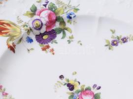 2 db Herendi, Óherendi tányér Kézzel festett, jelzett, kopásokkal d: 24 cm